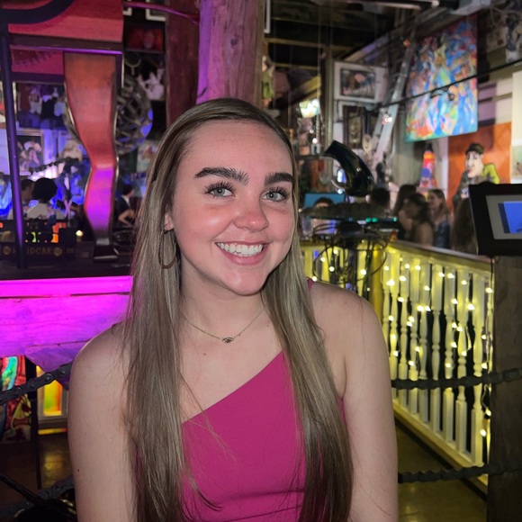 erin_cavarello